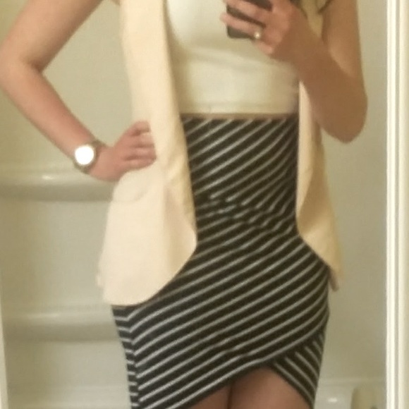 Dynamite Vest with Pockets - Picture 5 of 6